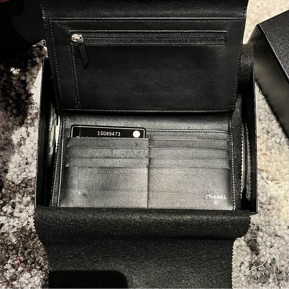 NEW CHANEL Black Long Quilted Patent Leather Wallet (NIB) - Picture 6 of 10